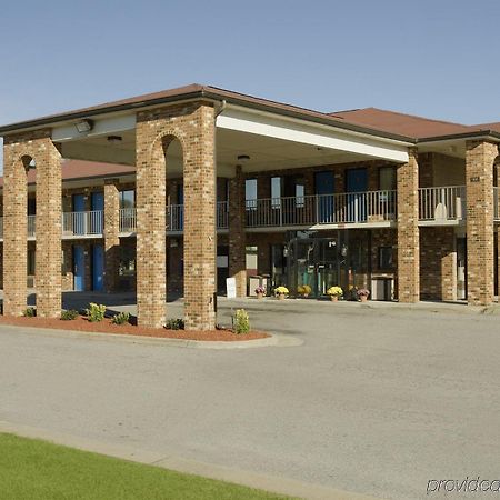 Americas Best Value Inn - تشيسابيك المظهر الخارجي الصورة