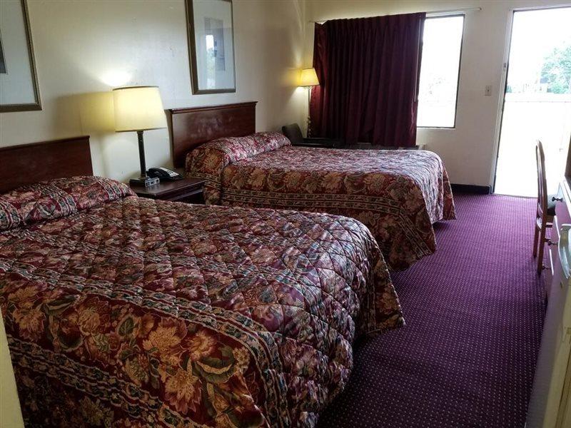 Americas Best Value Inn - تشيسابيك المظهر الخارجي الصورة