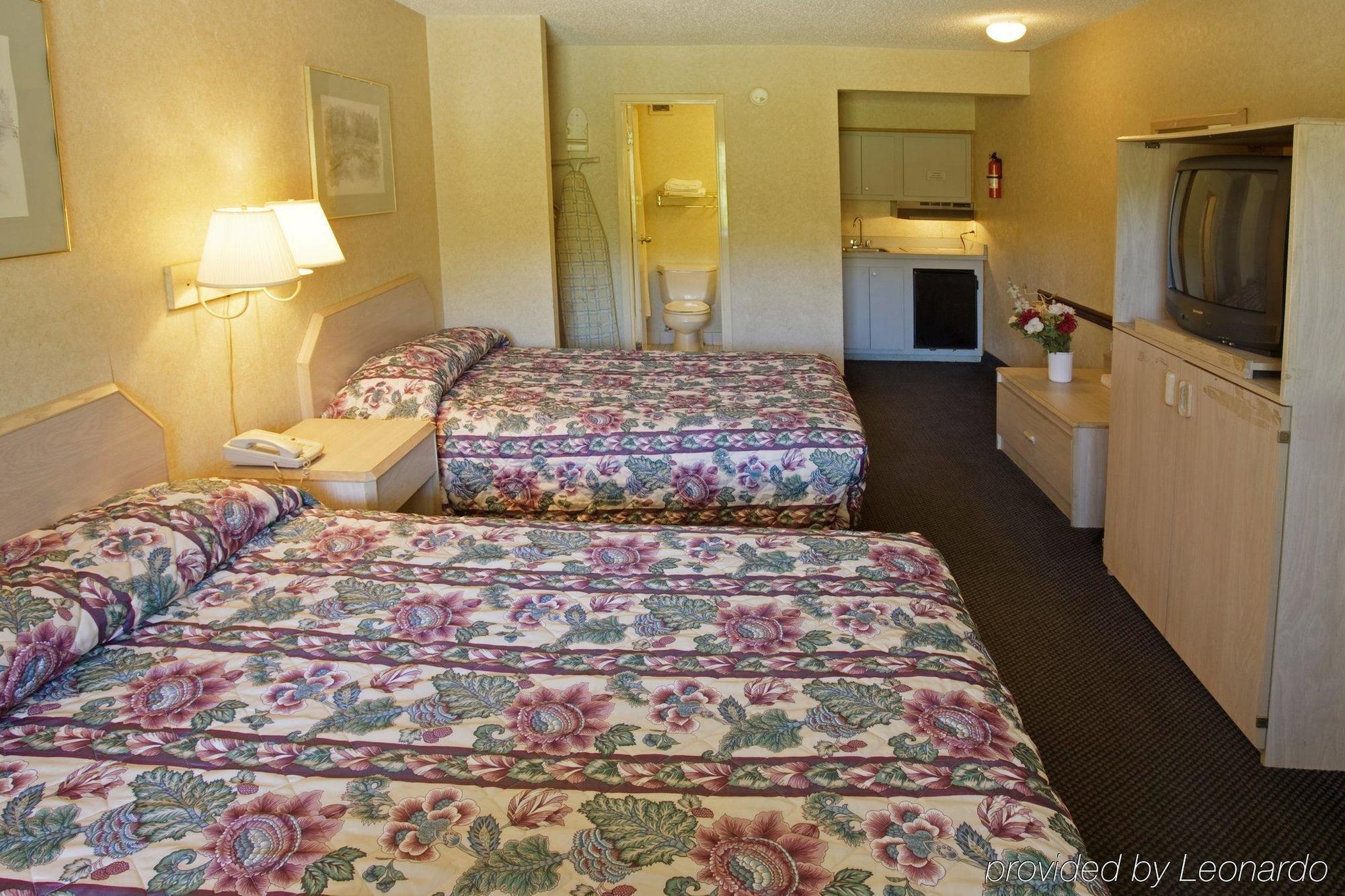 Americas Best Value Inn - تشيسابيك الغرفة الصورة